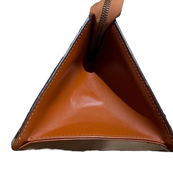 AUTHENTICATED LOUIS VUITTON EPI Leather SAC Triangle Hand Bag Cognac Brown +COA - Picture 7 of 16